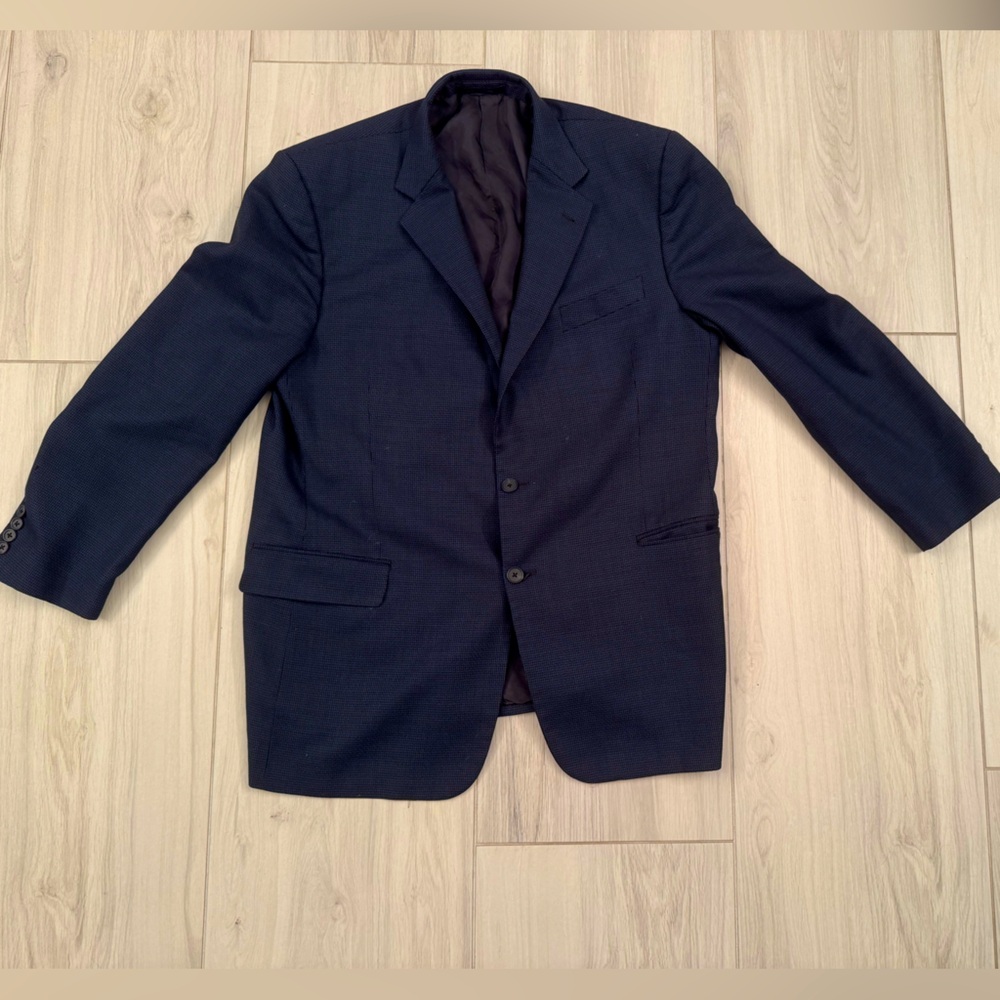 Joseph Abboud Blazer.  Dark Blue.  Size not marked but it is either a 40-42 long
